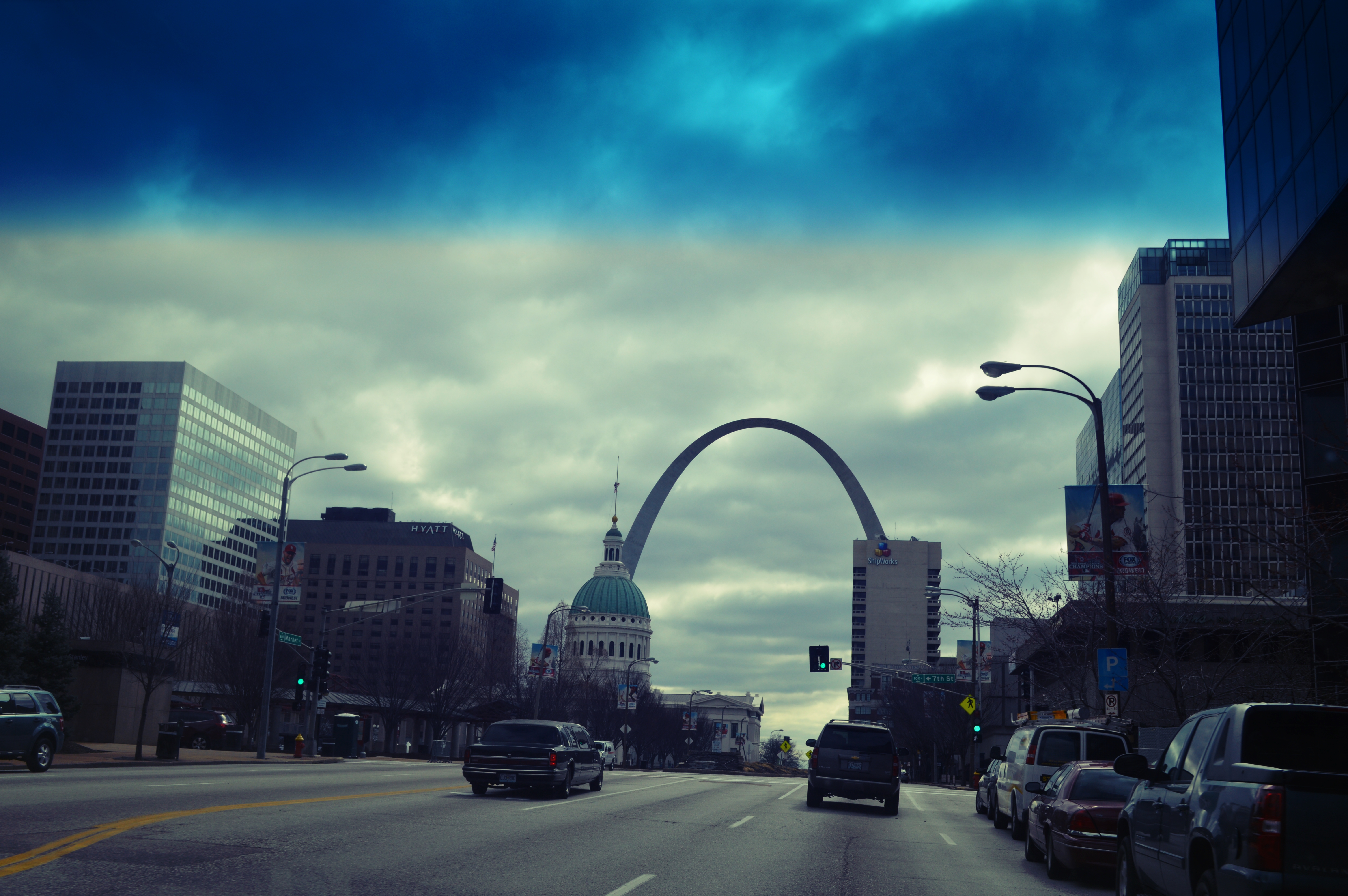 Silent Sunday – St. Louis Gateway Arch | My Journey So Far….